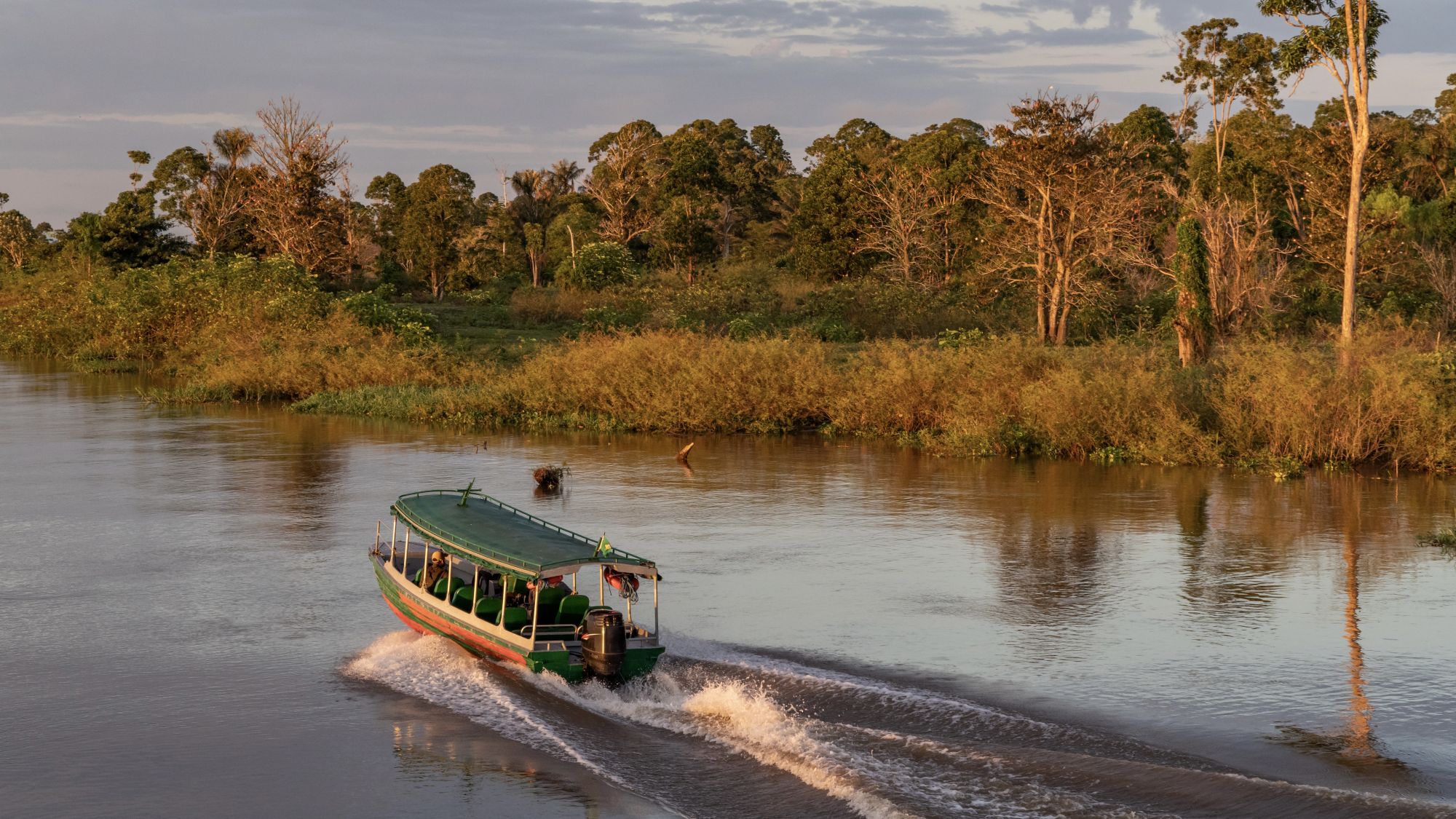Battello da Manaus a Careiro da Varzea, Amazzonia, Brasile
