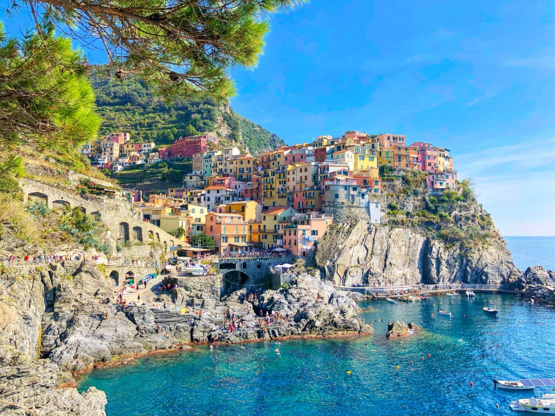 Manarola, uno dei villaggi delle Cinque Terre ©Yosuke8/Shutterstock