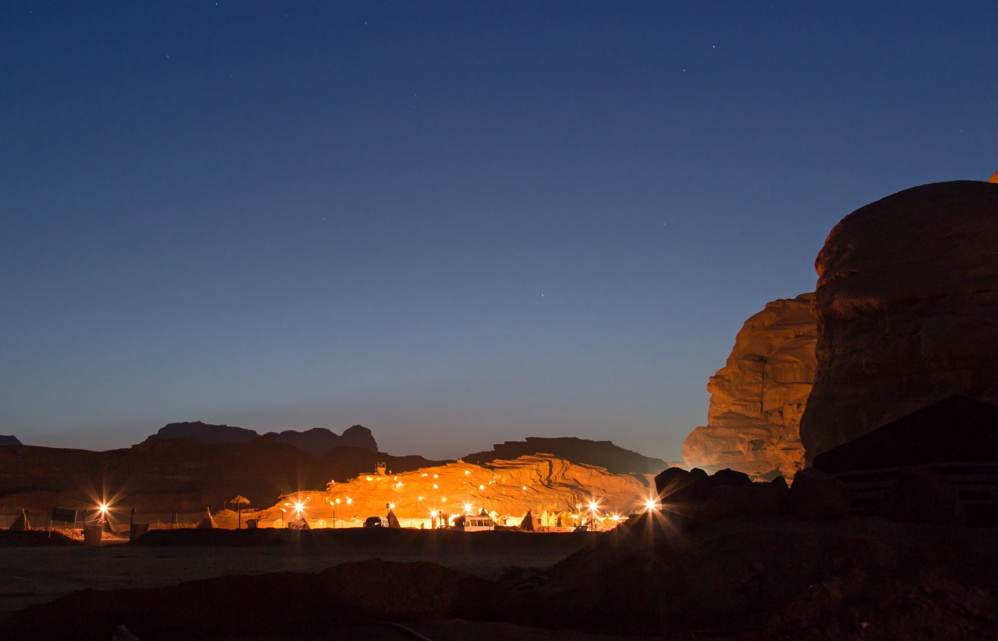 Un campo nel Wadi Rum. Credits Fabio Nodari / Shutterstock