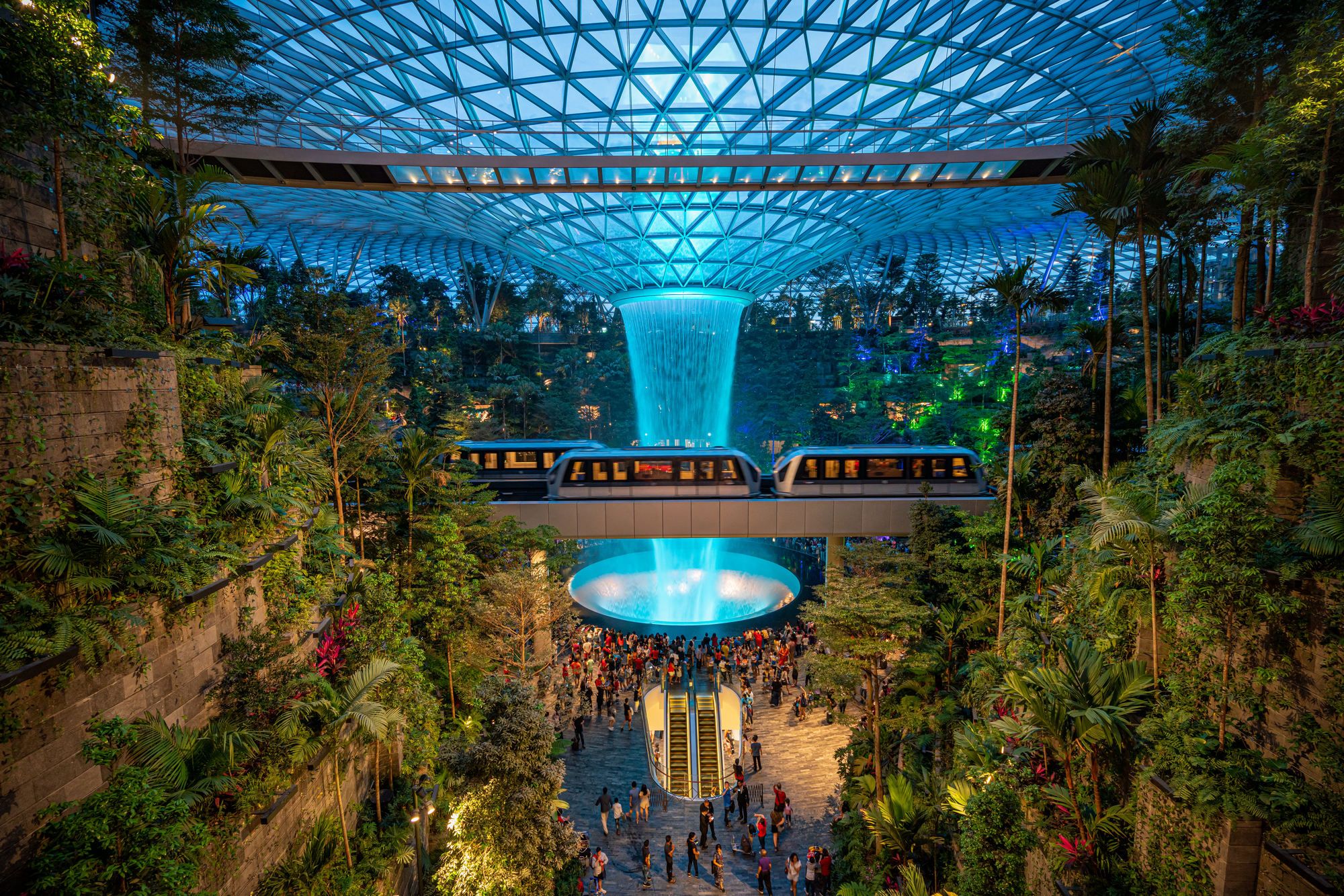 Il Rain Vortex all’interno del Singapore Changi Airport