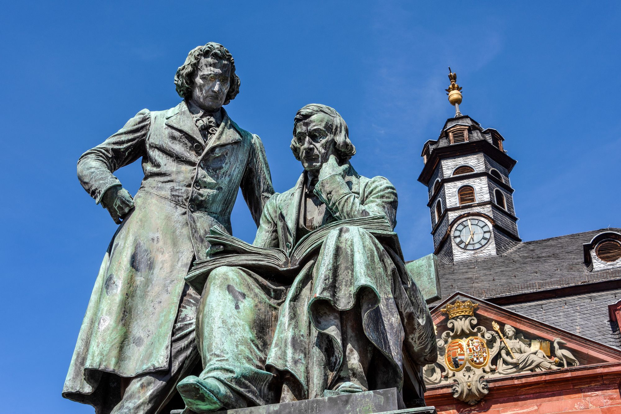 La statua dei fratelli Grimm a Hanau, Germani ©Rolf G Wackenberg / Shutterstock