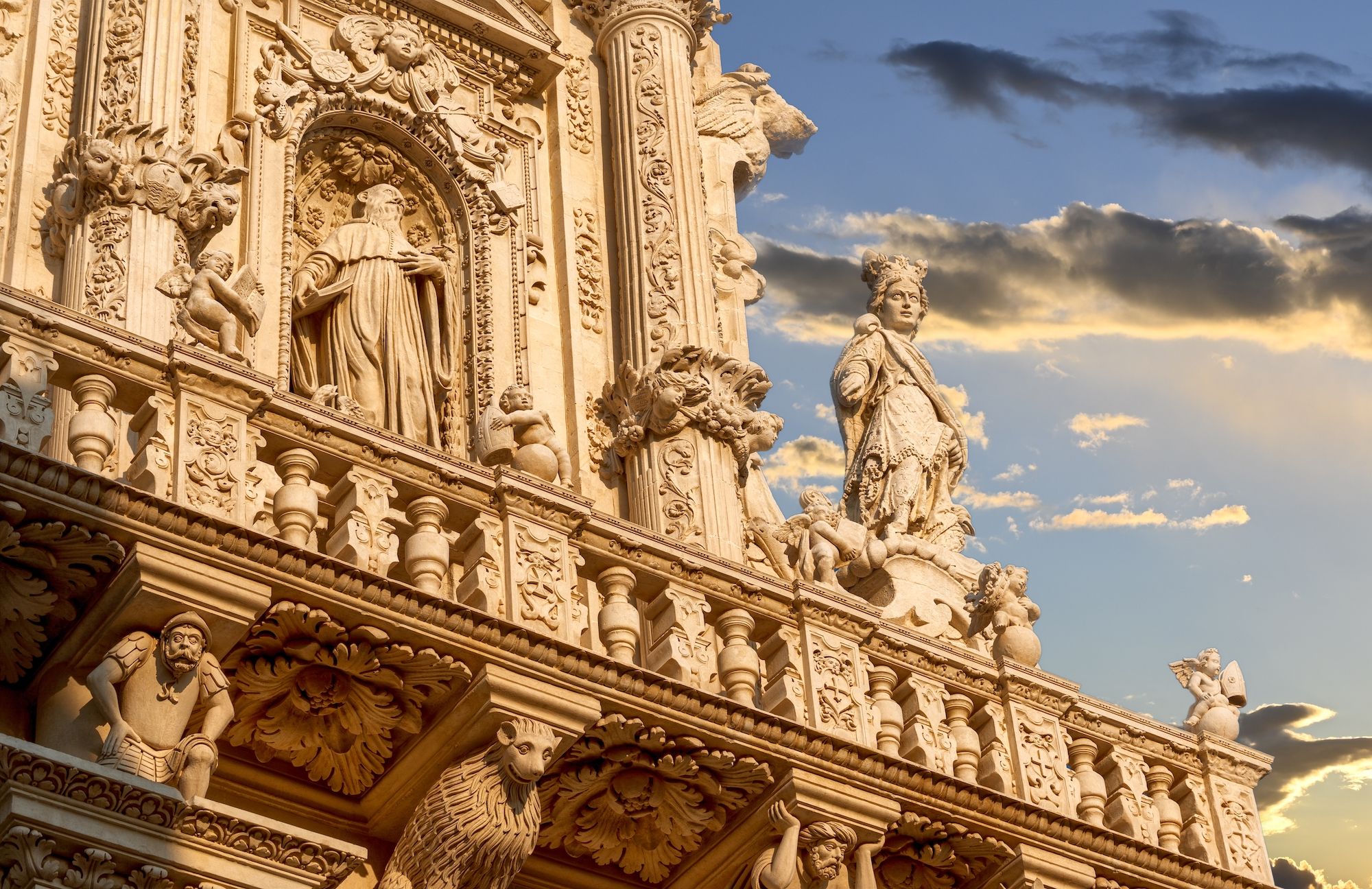 Dettaglio della Basilica di Santa Croce Massimo ©Parisi/shutterstock