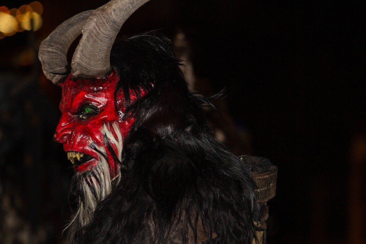 costume krampus